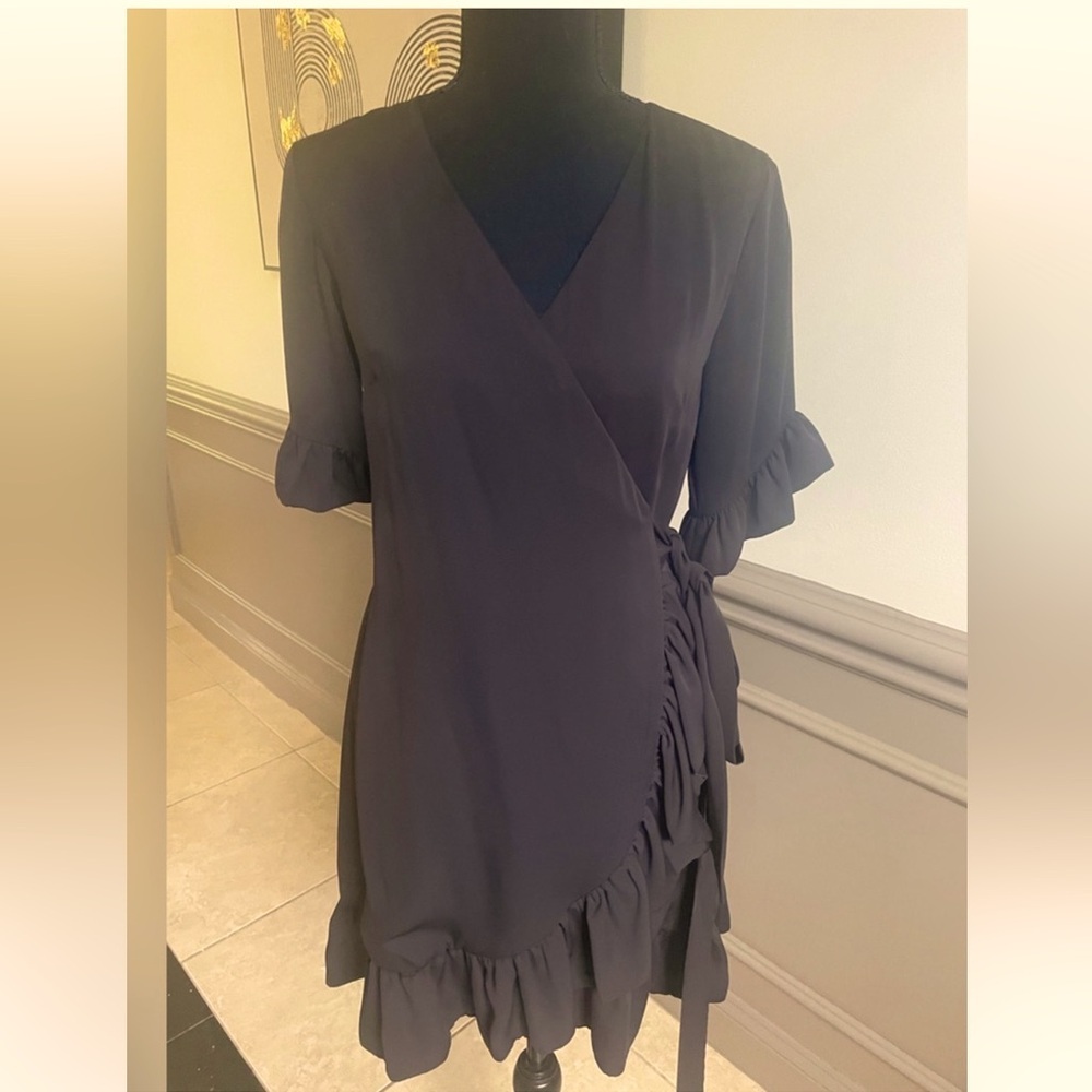 Gianni Bini Elegant Black Wrap Dress with ruffle size M
